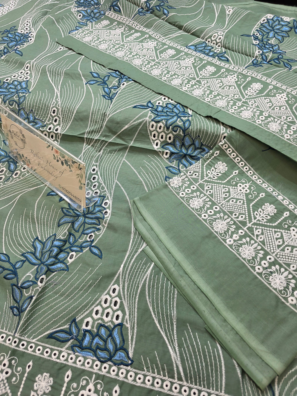 Lawn 4pc with chiffon duppatta