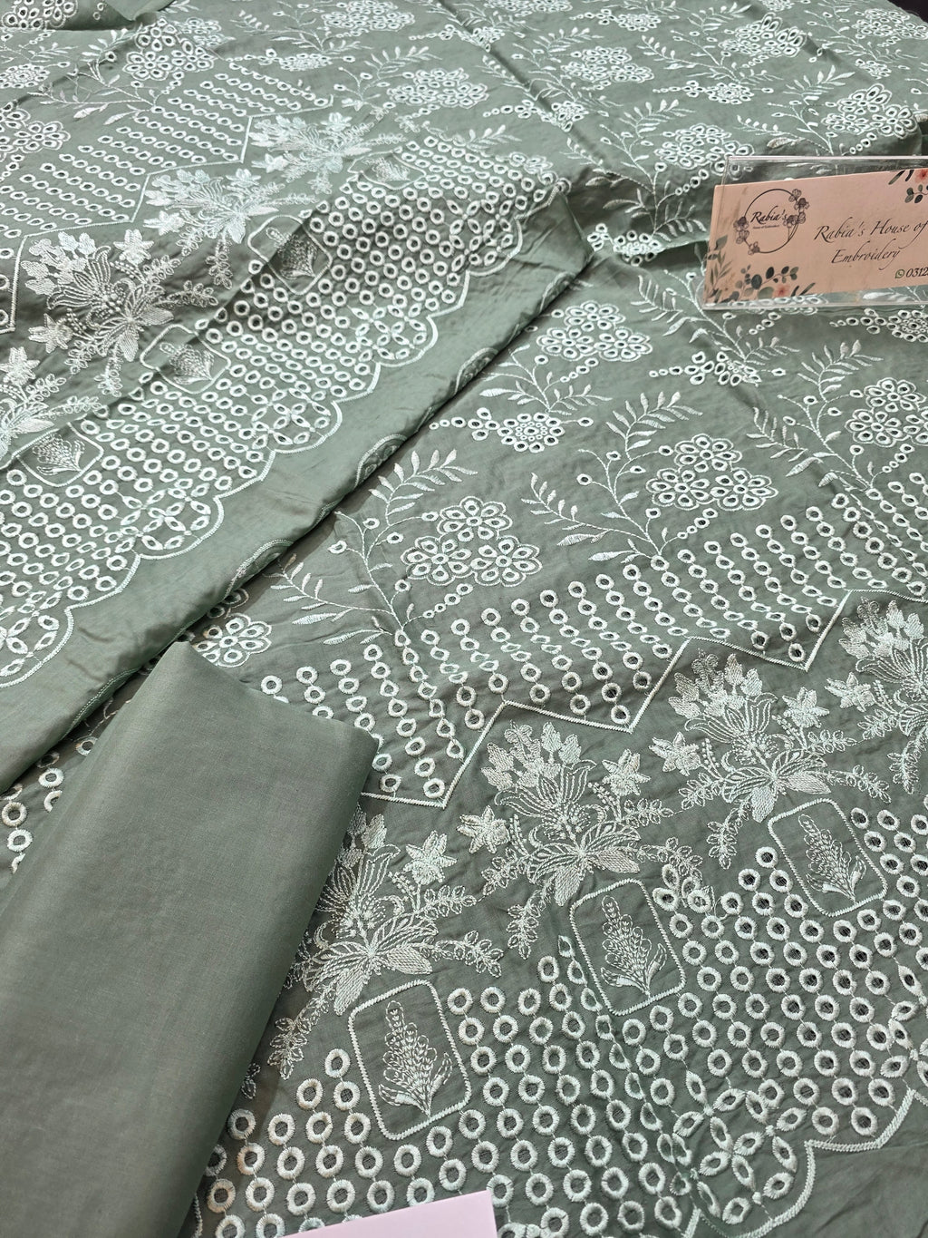 Lawn 4pc with chiffon duppatta