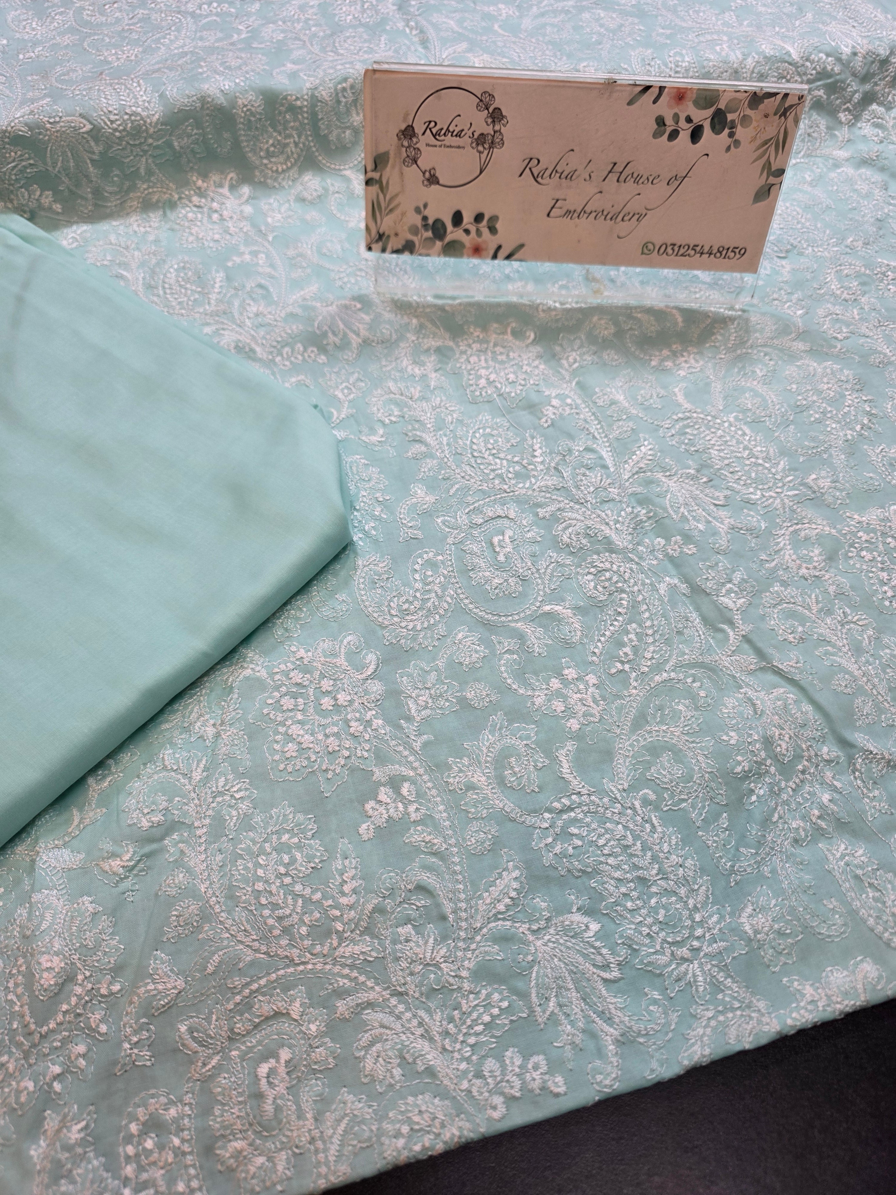 Bareeze embroidered lawn 2pc