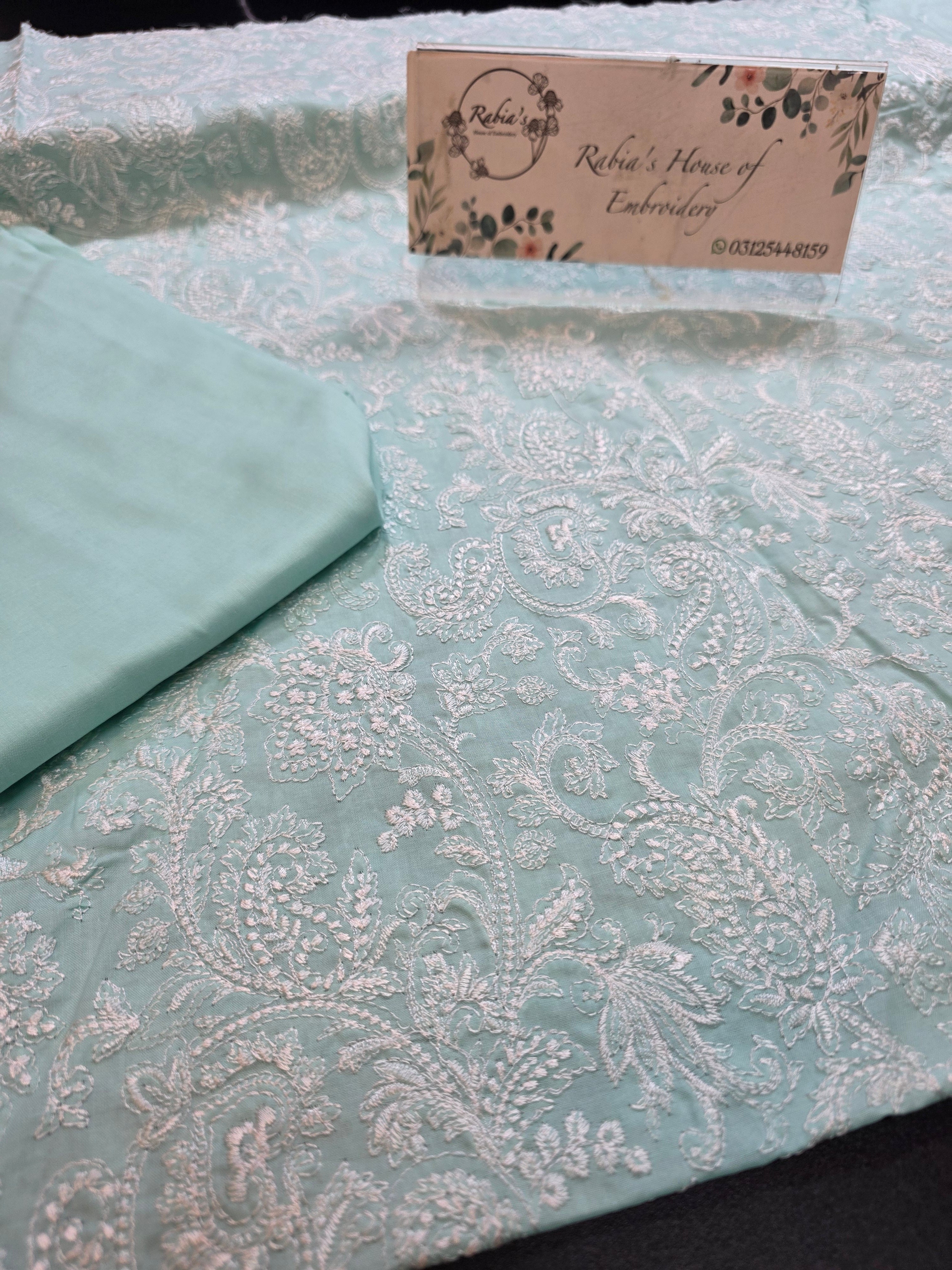 Bareeze embroidered lawn 2pc