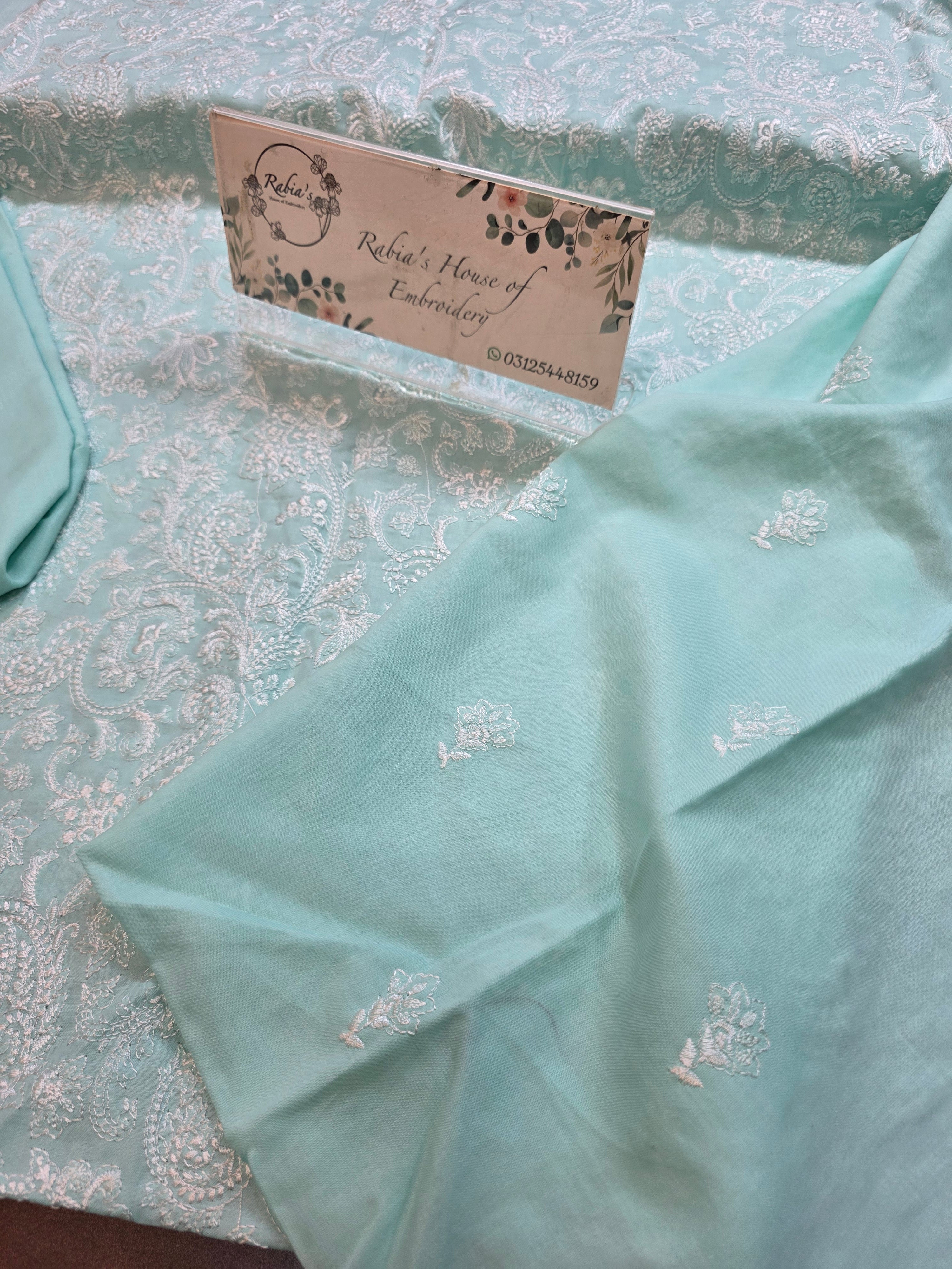 Bareeze embroidered lawn 2pc