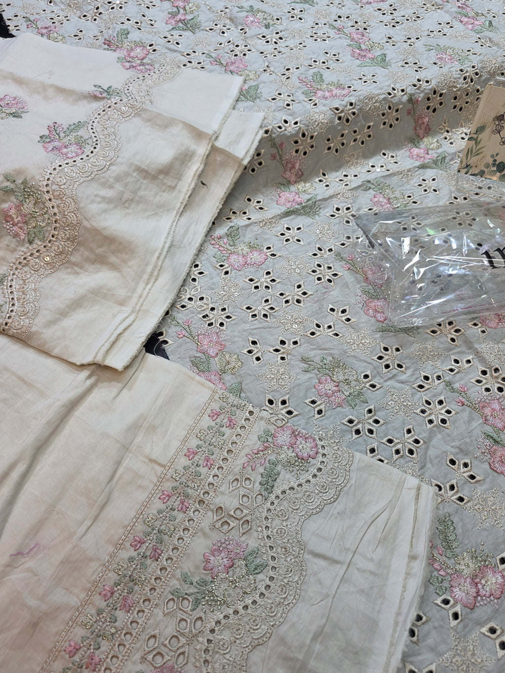 Image lawnkari 3pc