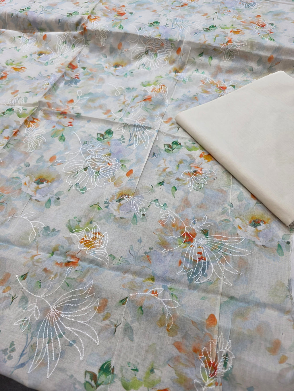 Bareeze lawn 3pc printed plus embroidery