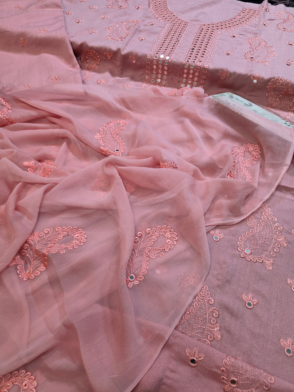 Winter kerandi 3pc with chiffon duppatta