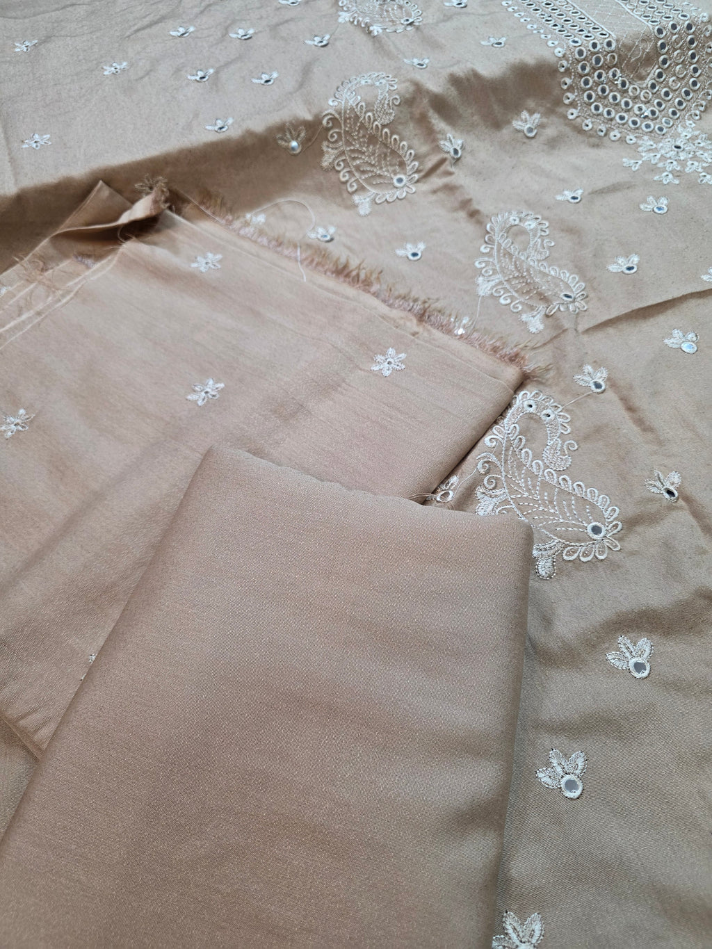 Winter kerandi 3pc with chiffon duppatta