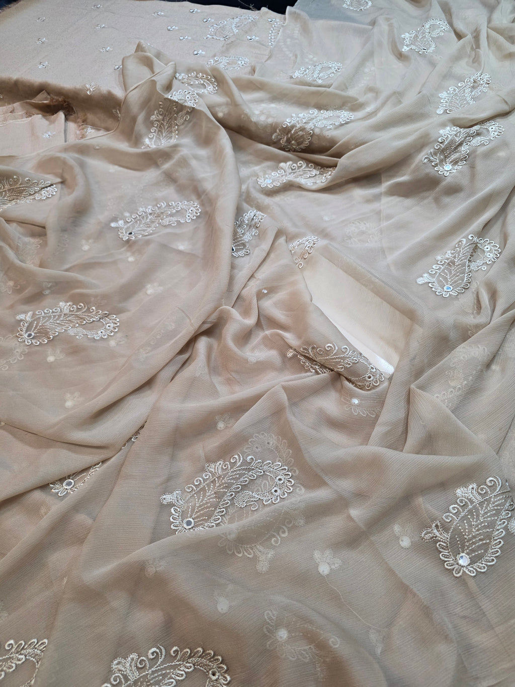Winter kerandi 3pc with chiffon duppatta