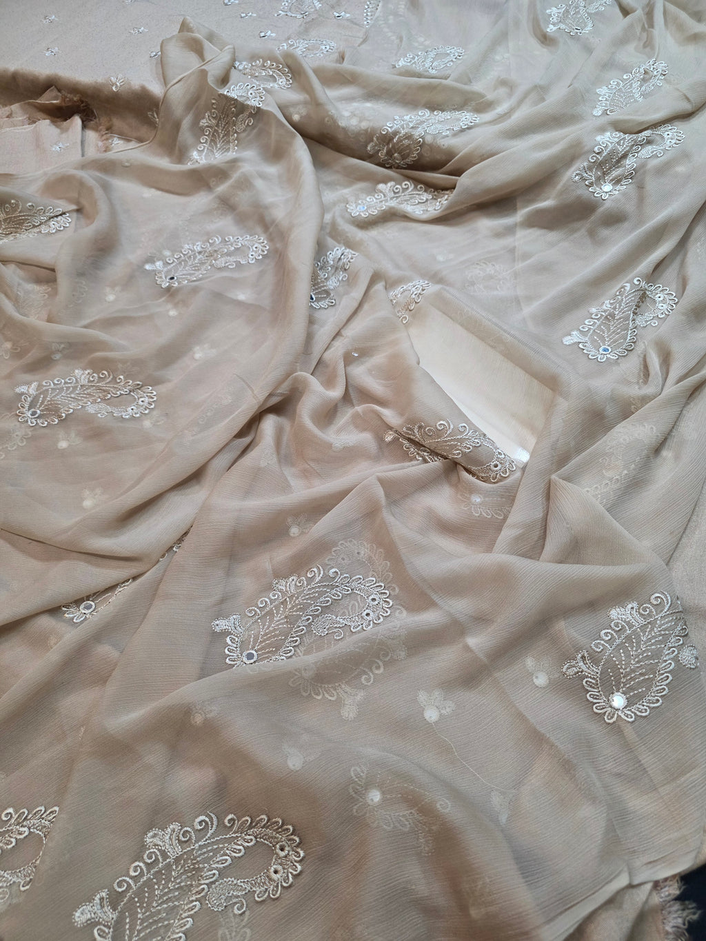 Winter kerandi 3pc with chiffon duppatta