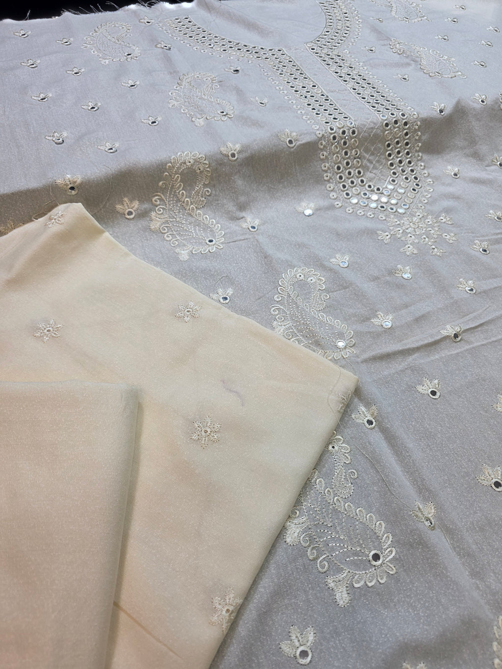 Winter kerandi 3pc with chiffon duppatta