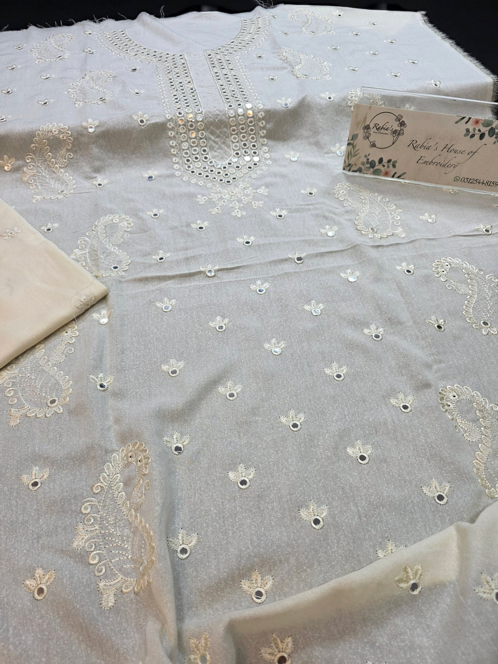Winter kerandi 3pc with chiffon duppatta