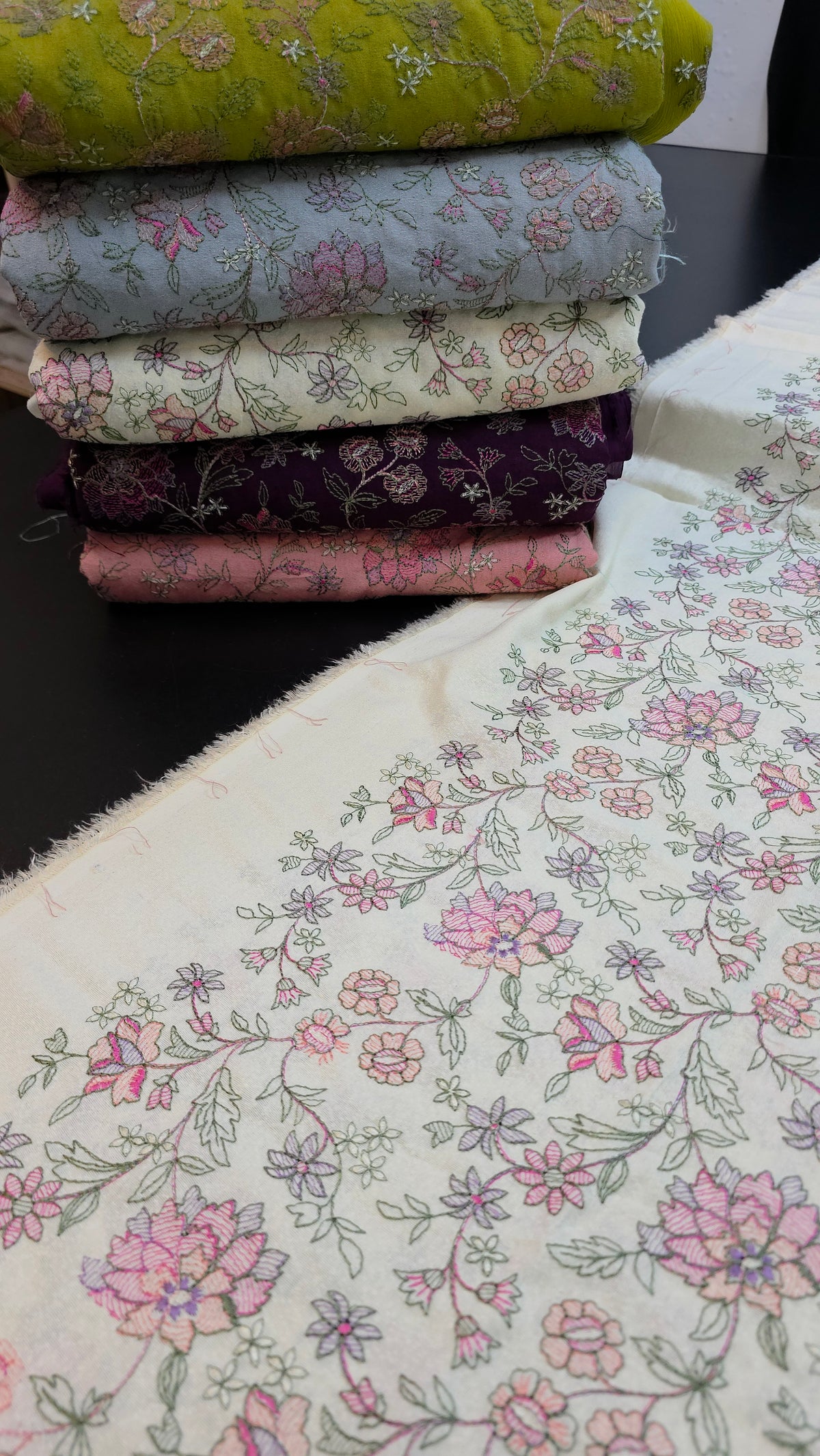 Winter kerandi 3pc allover embroidered with chiffon duppatta