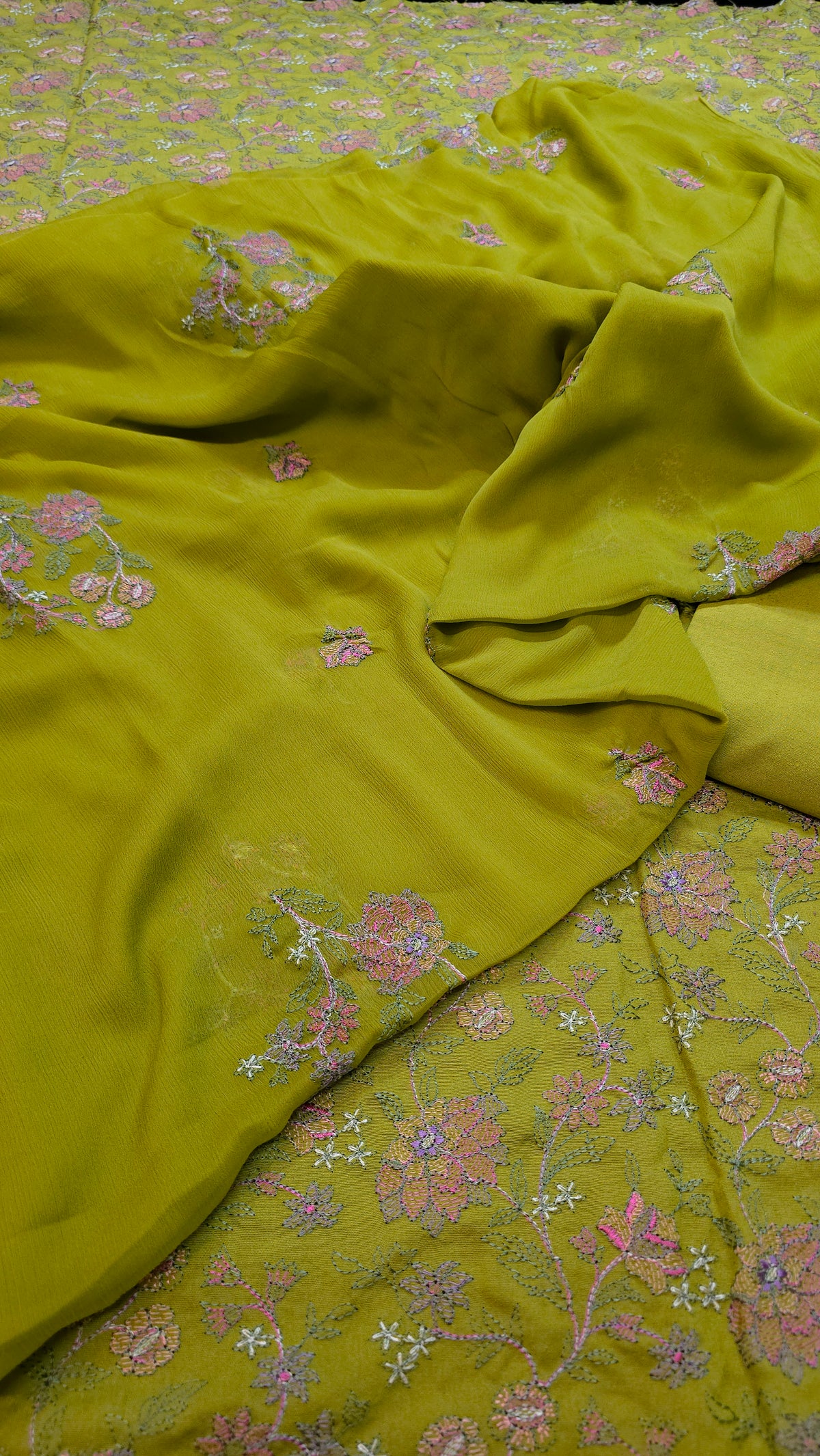 Winter kerandi 3pc allover embroidered with chiffon duppatta