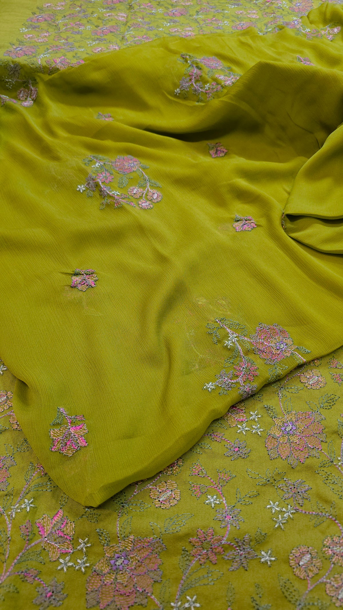 Winter kerandi 3pc allover embroidered with chiffon duppatta