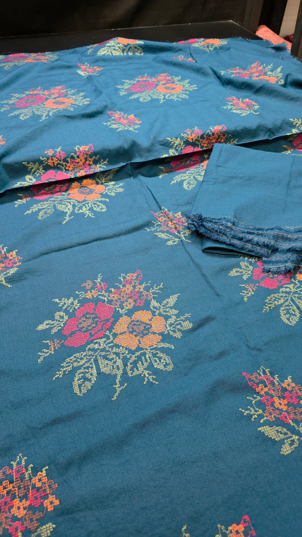 Winter kerandi 3pc allover with chiffon duppatta