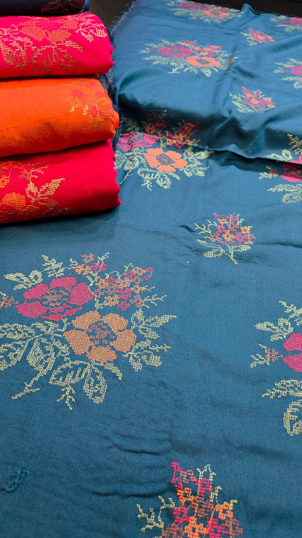 Winter kerandi 3pc allover with chiffon duppatta