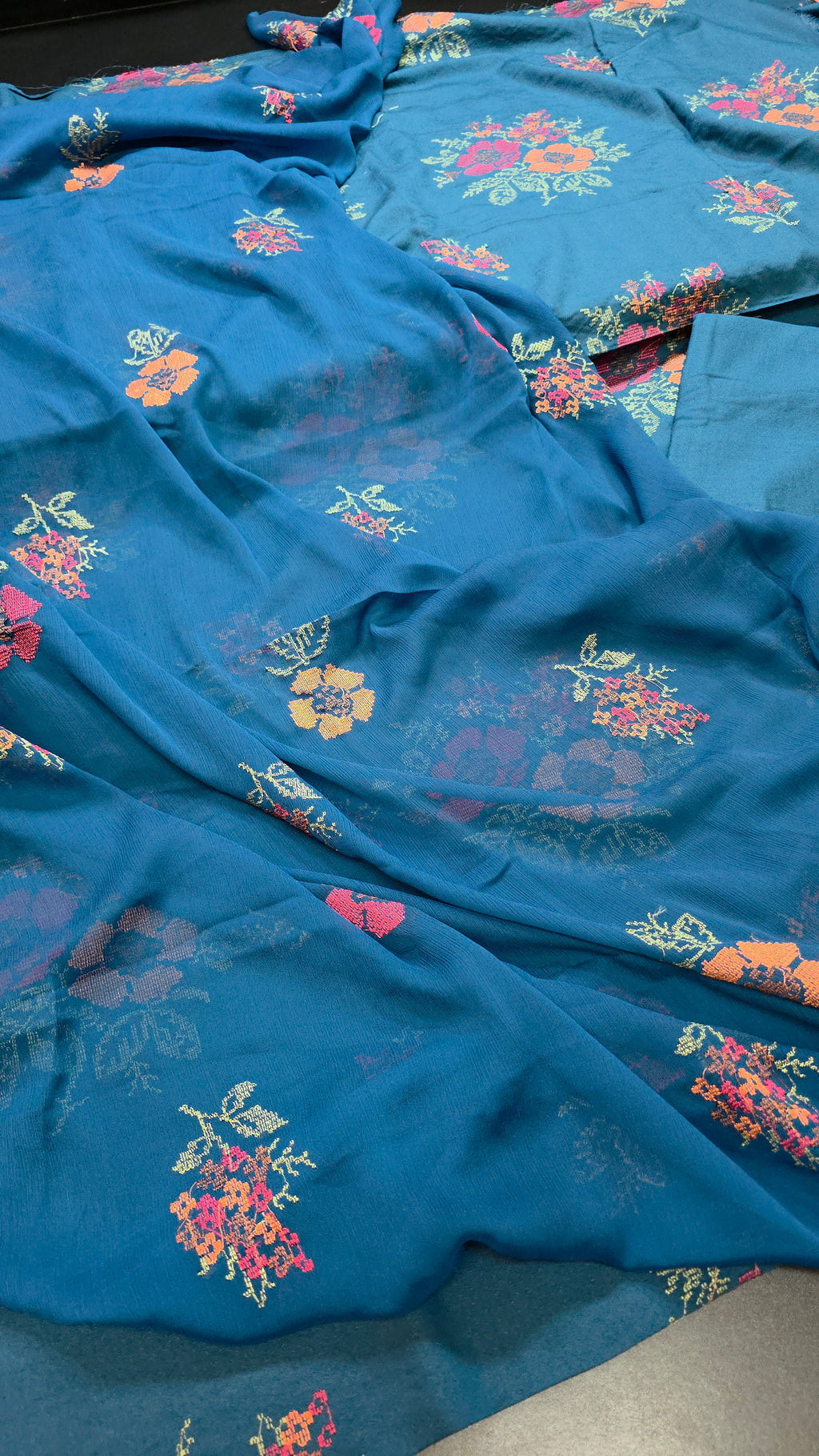 Winter kerandi 3pc allover with chiffon duppatta