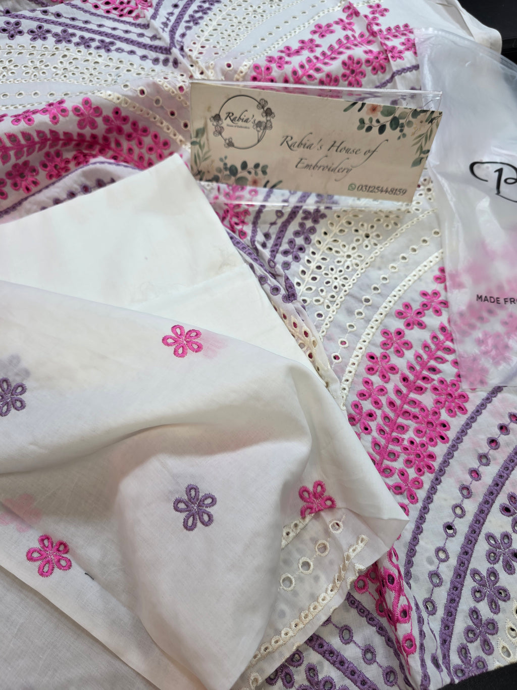 Bareeze embroidered lawn 2pc