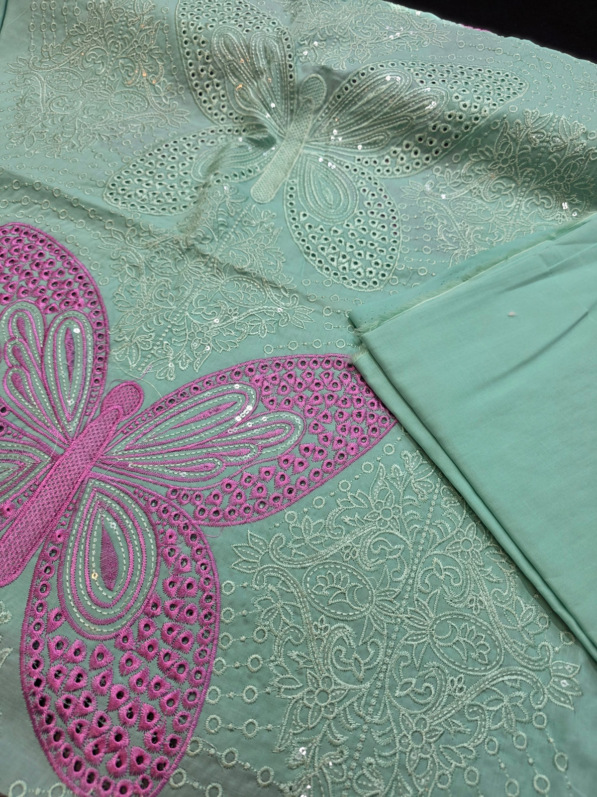 Lawn 2pc embroidered